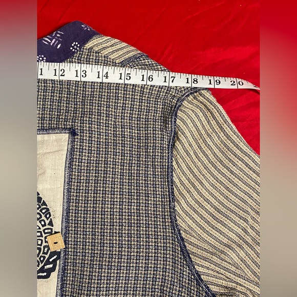 Vintage Suryä II Overshirt/Shacket with Prints and Wooden Accents - Picture 10 of 13